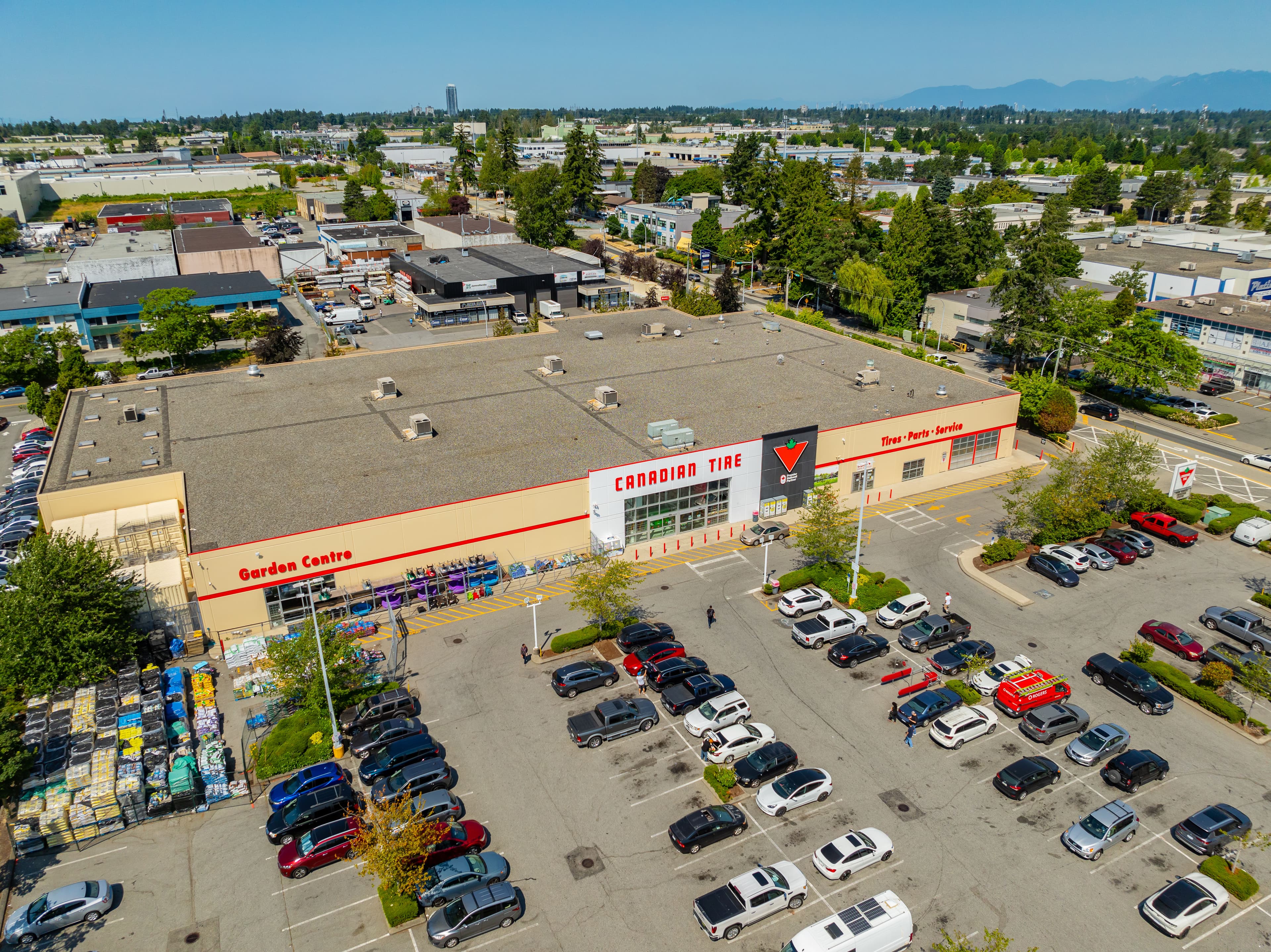 7599 King George — photo 3